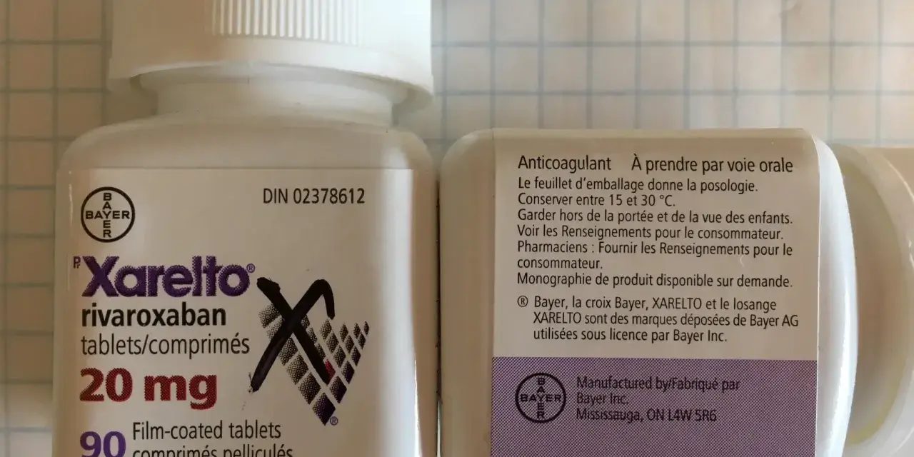 Opakowanie Xarelto 20 mg, zawierające 90 tabletek powlekanych. Cena tego leku przeciwzakrzepowego jest ważna dla pacjentów.